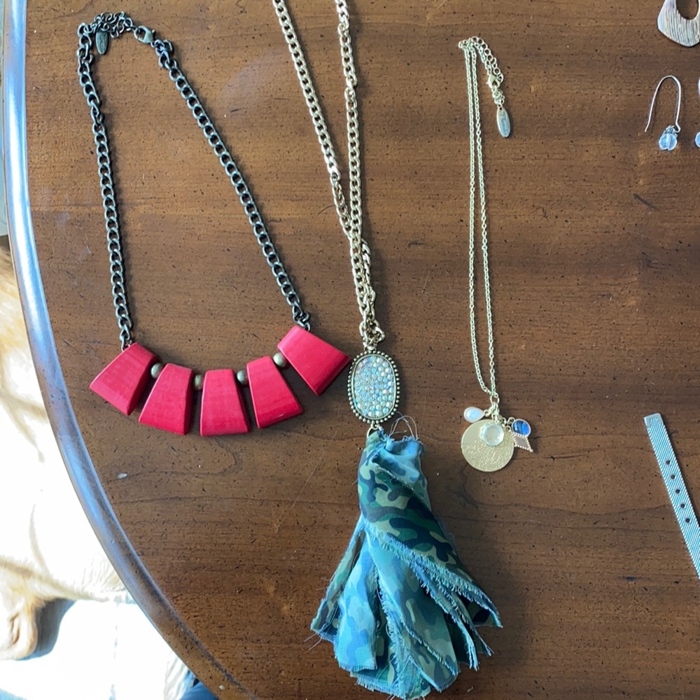 Plunder necklace lot of 3